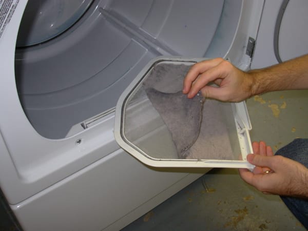 cleaning the lint filter in a clothes dryer